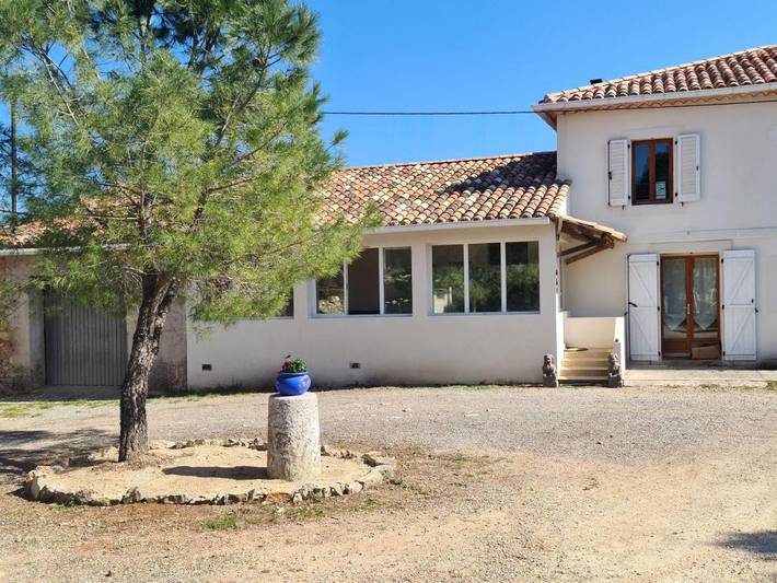 Gîte pour 6 personnes, avec jacuzzi ainsi que jardin et piscine à Carnoules - 4