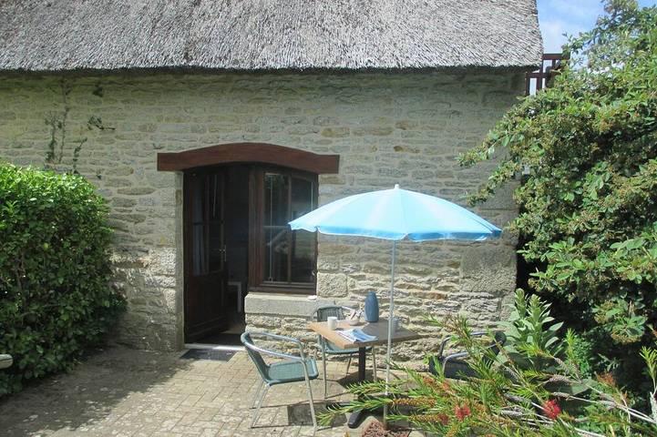 Gîte pour 2 personnes, avec terrasse et jardin à Plomeur - 4