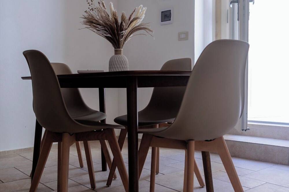 Refined mansion with vaulted ceilings, between history and design in Lecce. in Lecce, Provincia de Lecce