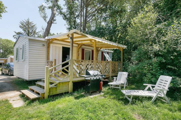 Mobil Home 'Mobil Home Piriac Détente Boisée' mit privater Terrasse und eigenem Garten in Piriac-sur-Mer, Côte d'Amour