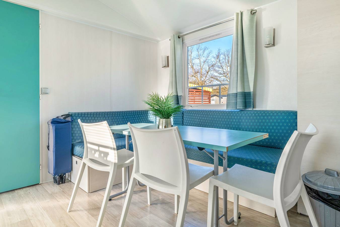 Air-conditioned Mobile Home with 3 Bedrooms - 4 Stars in Châteauneuf-de-Galaure, Valence region