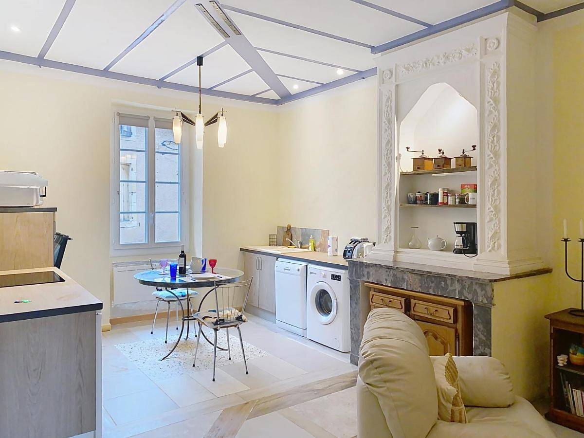 Appartement entier, Résidence Verdi - Appartements meublés en centre ville in Bédarieux, Région de Béziers