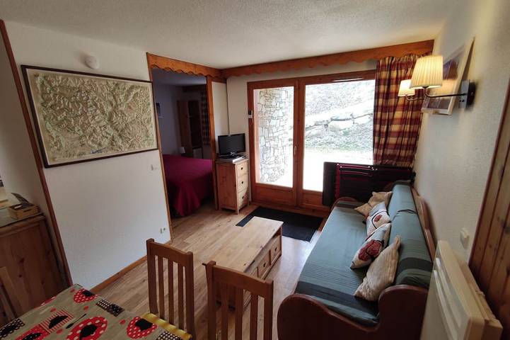 Appartement entier, Puy Saint Vincent 1800, appart famille 37m2, 2ch, 6pers, rez jardin, expo sud. in Puy-Saint-Vincent, Parc national des Écrins