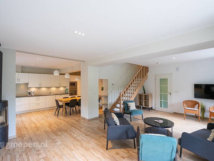 Location de vacances pour 9 personnes, avec terrasse et balcon/terrasse à Rendeux - 2