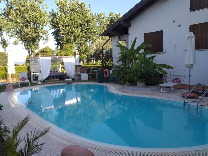 Chambre d’hôte pour 2 personnes, avec jardin ainsi que piscine et vue à Sirmione - 4