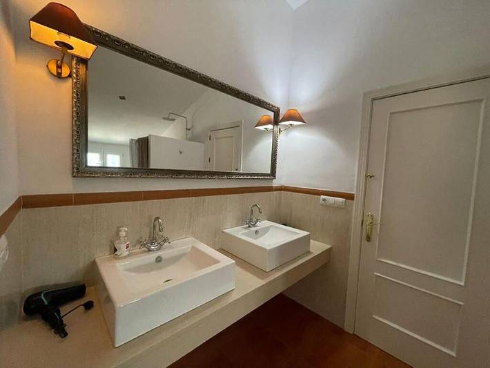 Casa rural para 12 personas, con piscina además de vistas y balcón en Ubrique - 4