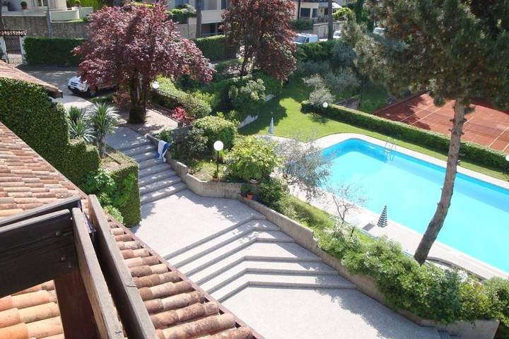 Appartamento per 3 persone, con Balcone e Terrazza nonché Giardino e Piscina a Conegliano