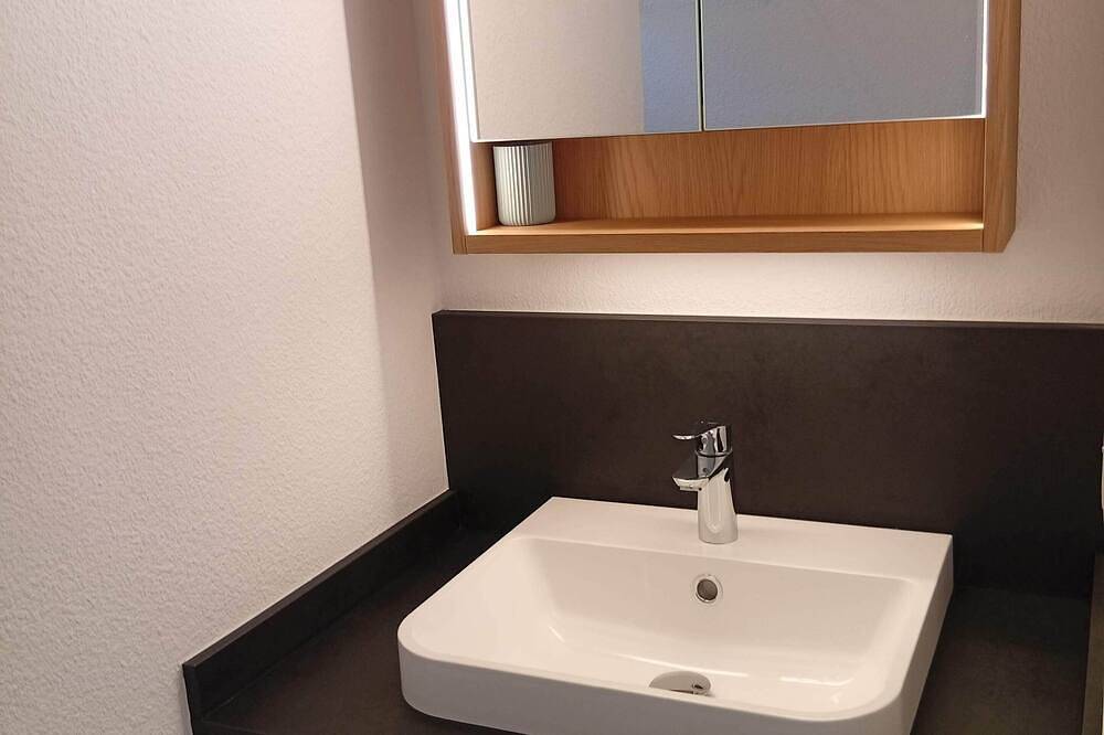 Ganze Wohnung, T3 with heated pool & balcony village view - 300m from the spa. in Montbrun-les-Bains, Nyons und Umgebung