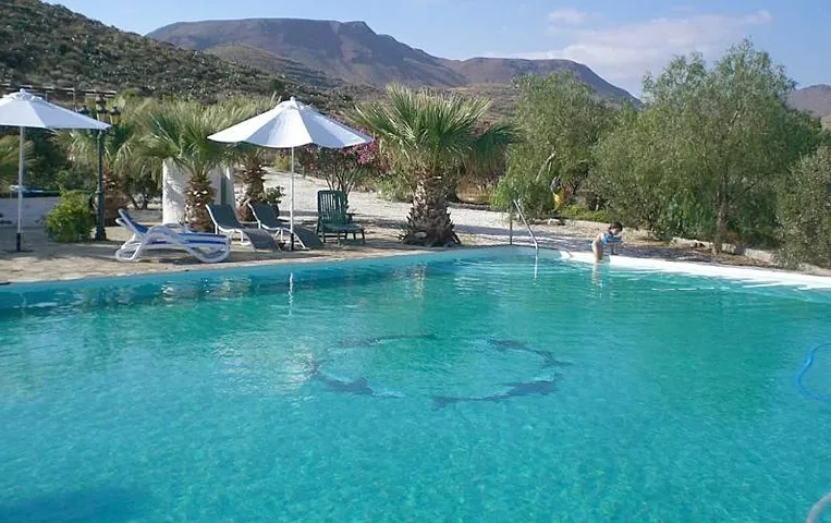 Casa rural para 4 personas, con piscina además de jardín y vistas - 1