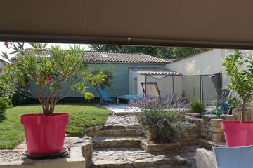 Location de vacances pour 8 personnes, avec jardin et terrasse à Saint-Xandre