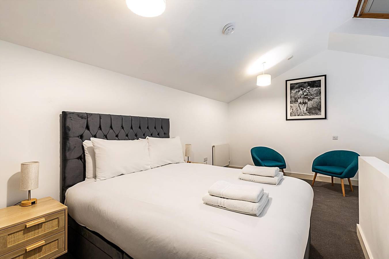 Entire apartment, Stylish Camden Flat Near Markets & Tube in Camden, London