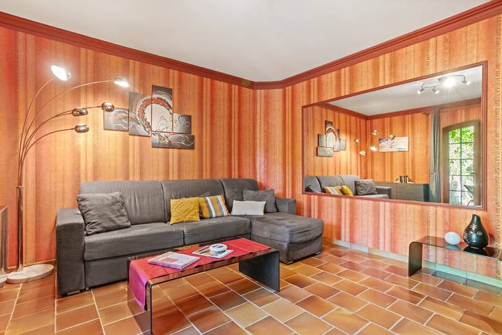 Location de vacances pour 4 personnes, avec vue sur le lac et jardin à Trans-en-Provence