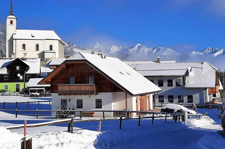 Chalet für 4 Personen, mit Garten und Balkon in Mauterndorf