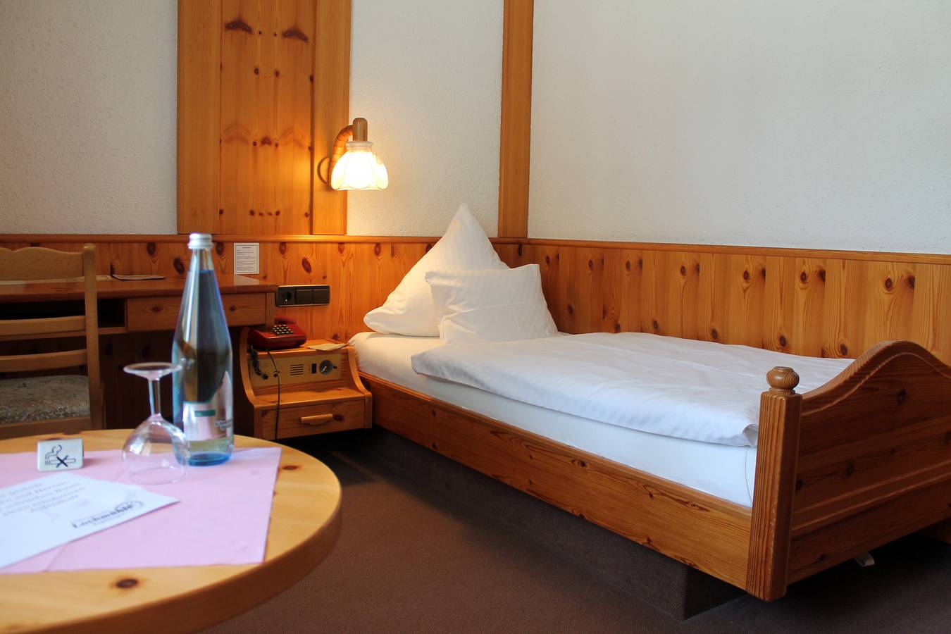 Hotel Lochmühle - Doppelzimmer Klassik mit getrennten Betten in Eigeltingen, Landkreis Konstanz