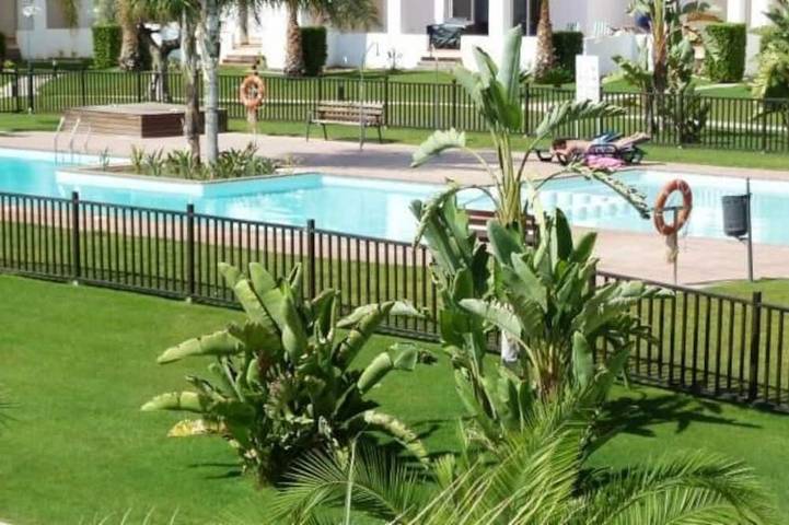 Gîte pour 4 personnes, avec Terrasse et Piscine dans Roldán
