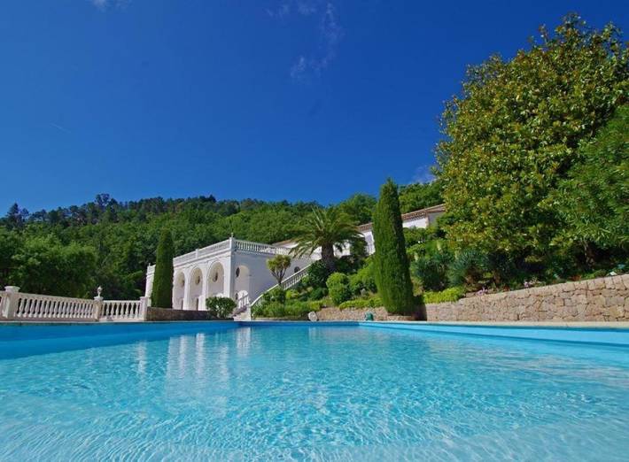 Gîte pour 4 personnes, avec sauna et vue ainsi que piscine et balcon dans Saint-Jean de l'Esterel