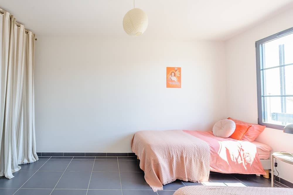Charming House in Angoulins - Near Beach, Wifi, Baby Equipment, Sleeps 6 in Angoulins, La Rochelle region