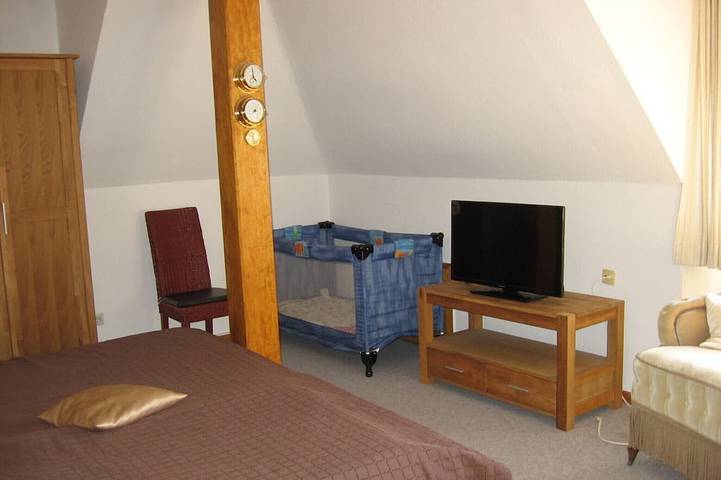 Ferienhaus für 11 Personen, mit Sauna und Garten sowie Balkon in Jever - 3