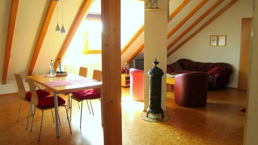 Vacation apartment for 2 people, with yard in Südliche Weinstraße