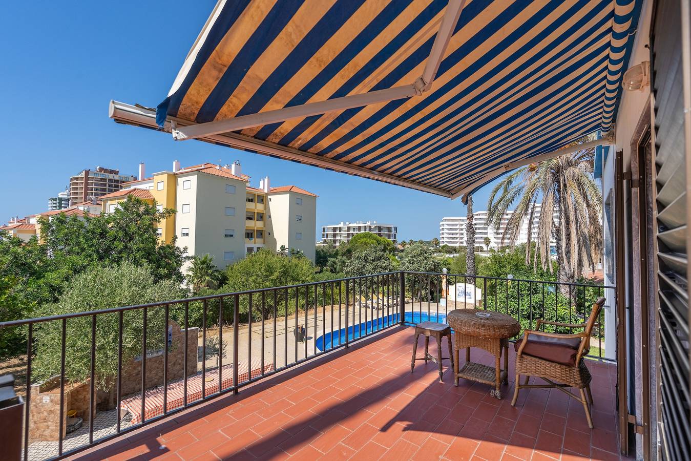 Landhaus 'Ivone' mit Meerblick, privatem Pool und Wlan in Praia da Rocha, Portimão