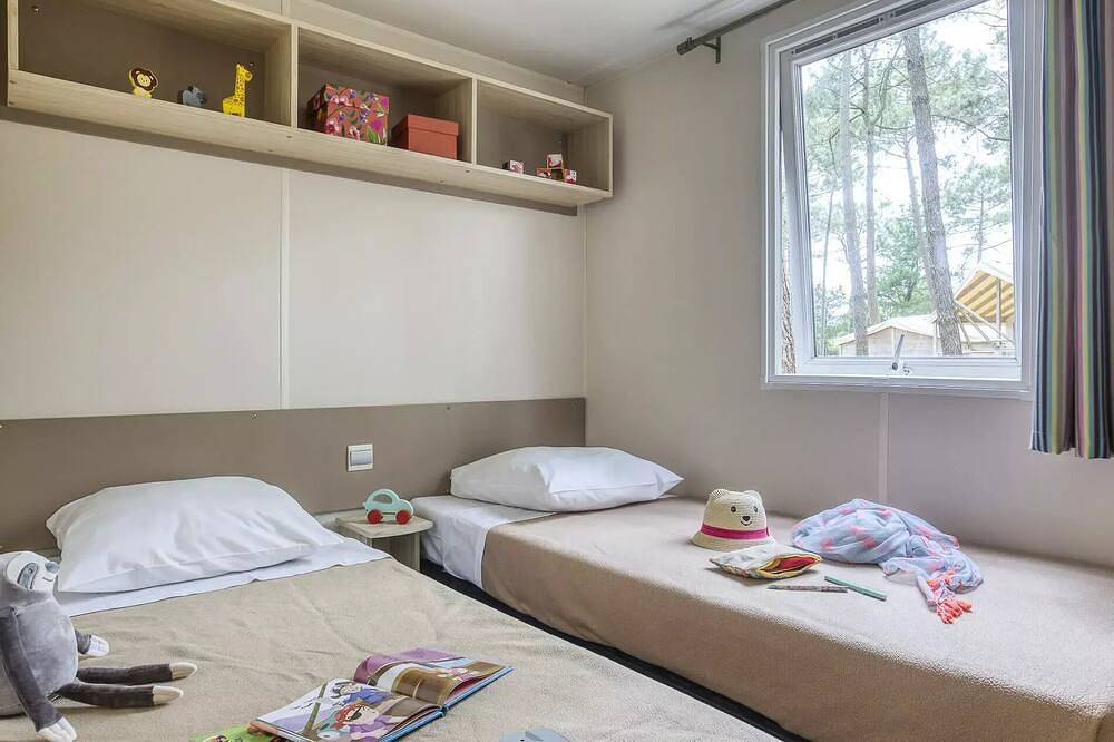 Mobil-home Confort 4 Pièces 6 Personnes + Tv in Crach, Côte des Mégalithes