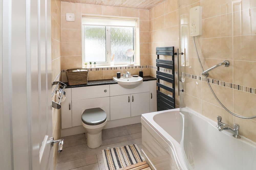 22 Glyn Y Mor, pet friendly, country holiday cottage in Llanbedrog in Llanbedrog, Gwynedd