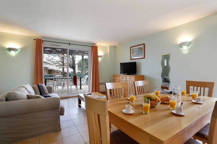 Location de vacances pour 8 personnes, avec piscine à Tourrettes - 4