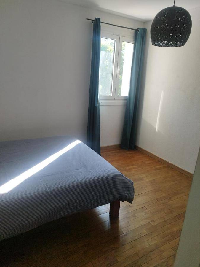 Maison d’hôte pour 3 personnes, avec vue et jardin ainsi que piscine et terrasse, animaux acceptés en Corrèze - 4