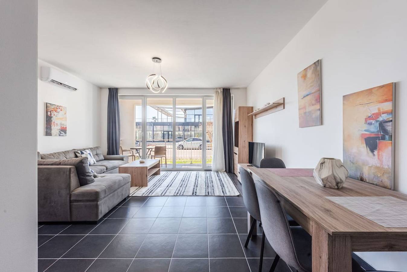 Ganze Wohnung, Ferienwohnung für 6 Personen mit Pool in Shënkoll, Lezhë