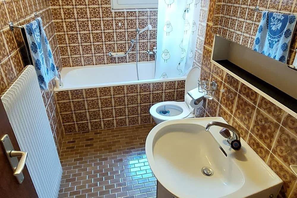 Ganze Wohnung, Großes Apartment mit Panoramablick und kostenlosem Parkplatz, 5 min von Bahnhof in Täsch, Walliser Alpen