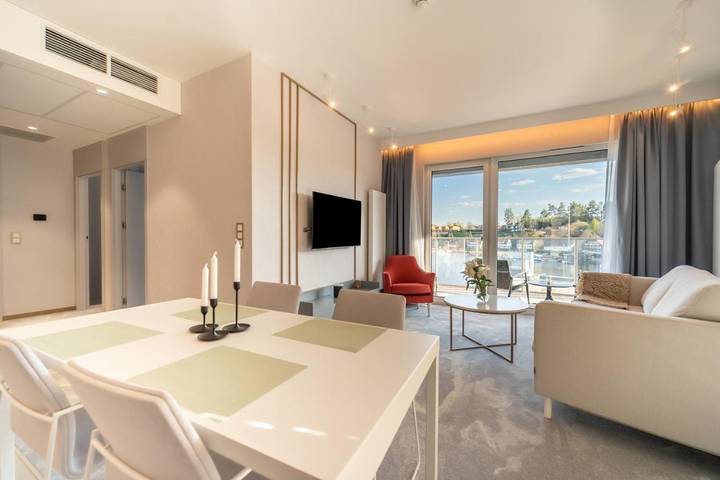 Apartament wakacyjny dla 4 osób, z Balkon i Jacuzzi oraz Taras i Basen w Mikołajki