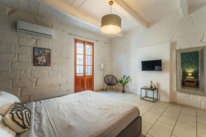Maison d’hôte pour 2 personnes, avec jardin ainsi que balcon et piscine à San Giljan
