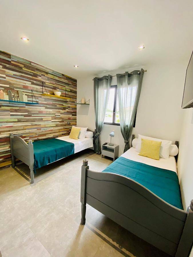 Location de vacances pour 6 personnes, avec piscine ainsi que jardin et vue à Calenzana - 3