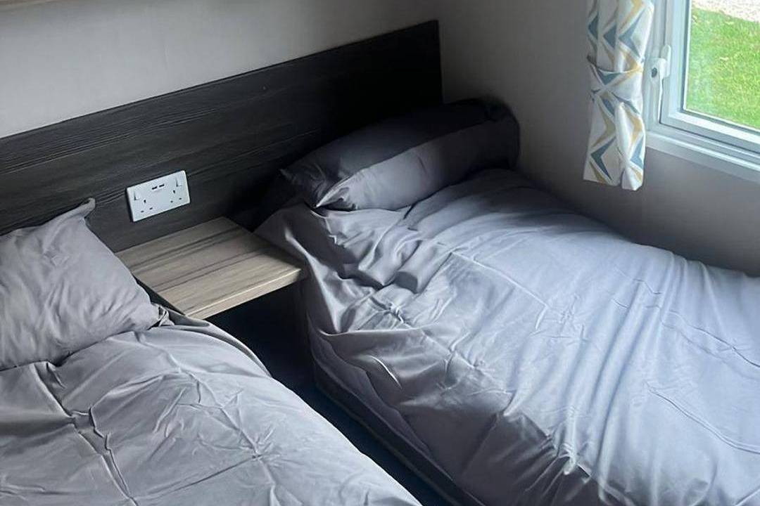 Caravan- Sleeps 6, 2 Bedrooms - Thurston Manor in Edinburgh und Lothian