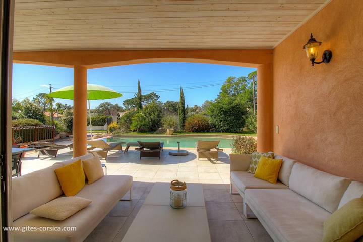 Gîte pour 10 personnes, avec Terrasse ainsi que Jardin et Piscine à San-Gavino-di-Carbini - 2