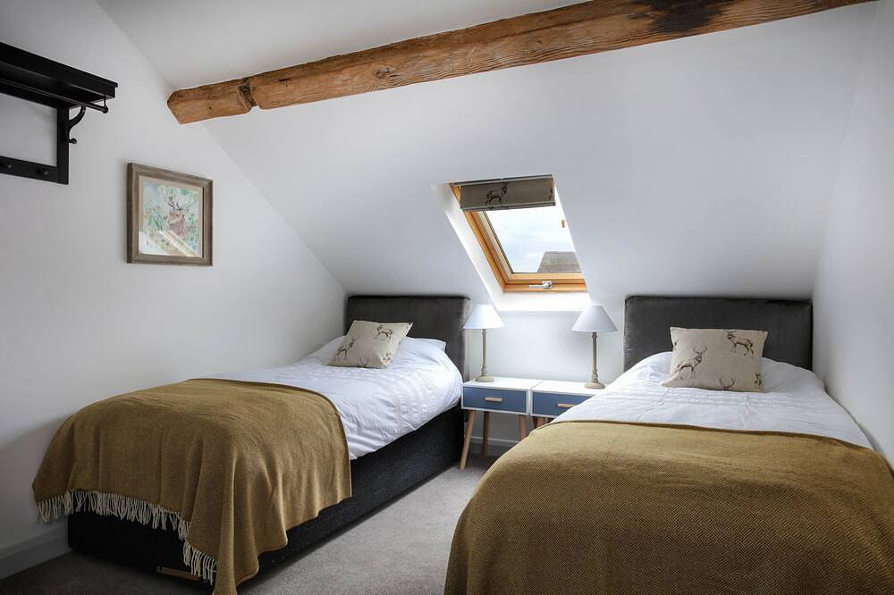 The Parlour 2 bedroomed barn conversion sleeps 4 + 2 in Leicestershire