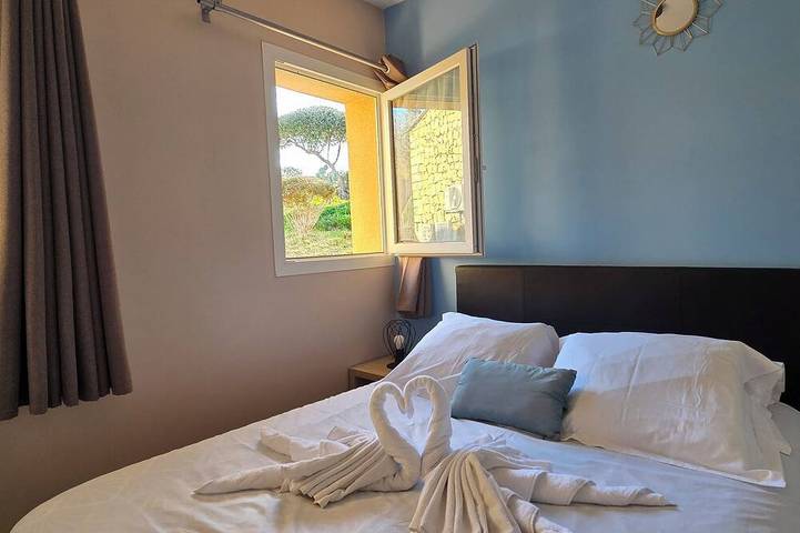 Gîte pour 4 personnes, avec balcon et piscine à Serra-di-Ferro - 4