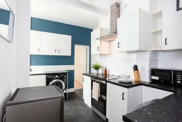 Holiday Rental for 5 People in Southend-on-Sea, East of England, Photo 1