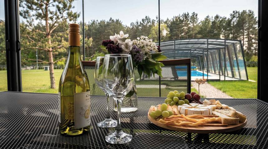 Mazuria Park – Pool, Jacuzzi & Sauna Included in Masuren