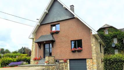 Gîte pour 9 personnes, avec jardin dans Sourbrodt