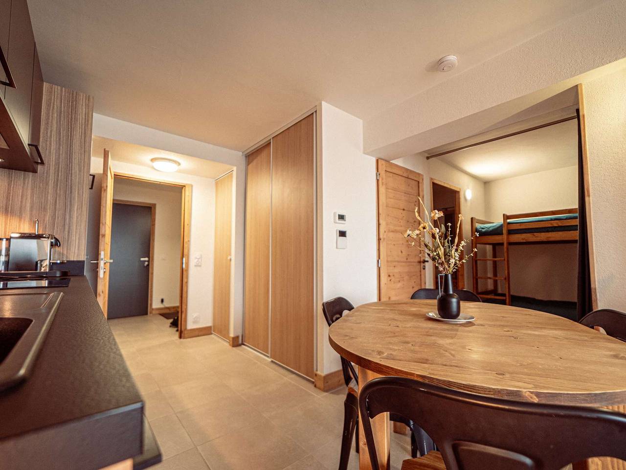 Geheel appartement, Modern apartment in the heart of the resort - 6 guests in Plagne Centre, La Plagne-Tarentaise