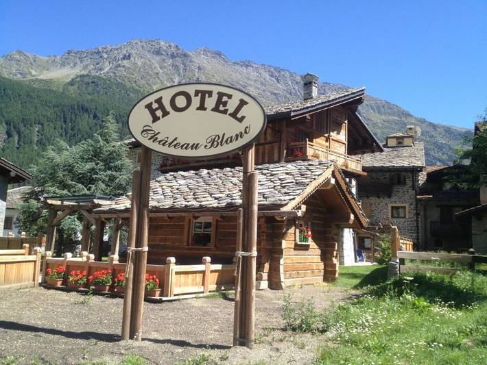 Hôtel pour 4 personnes, avec Terrasse ainsi que Jardin et Sauna à La Thuile