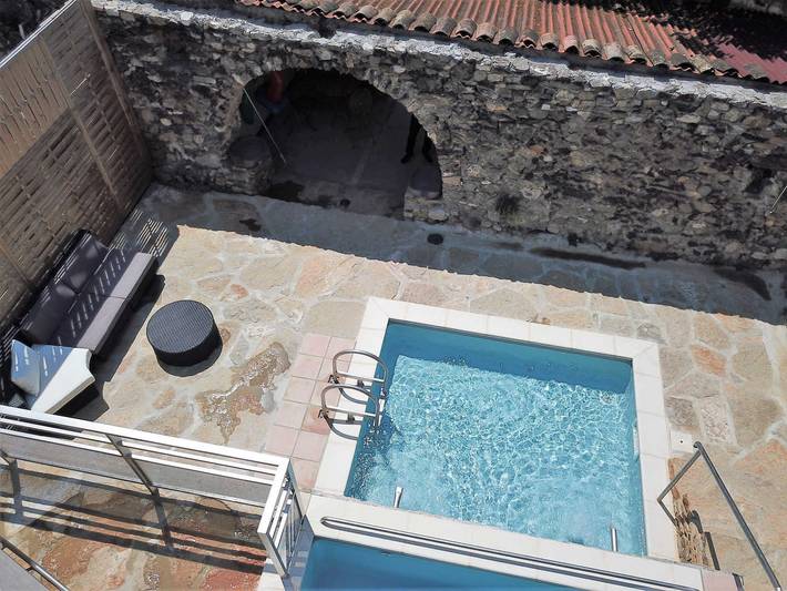 Gîte pour 4 personnes, avec Terrasse ainsi que Jardin et Piscine