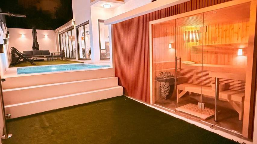 Villa para 8 pessoas, com piscina e sauna e ainda jardim em Lisboa