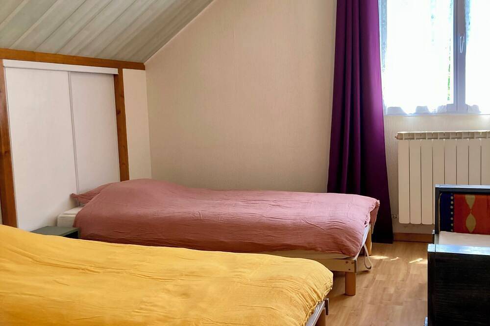 Appartement entier, Gîte avec vue sur le Pic du Midi, en bord de rivière, idéal familles et sportifs in Asté, Hautes-Pyrénées