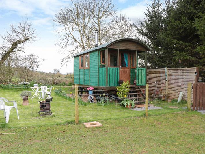 Hut for 2 people, with garden in Somerset