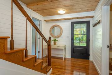 Vacation Home for 8 Guests in Blue Ridge Mountains, Mount Mitchell, Picture 4