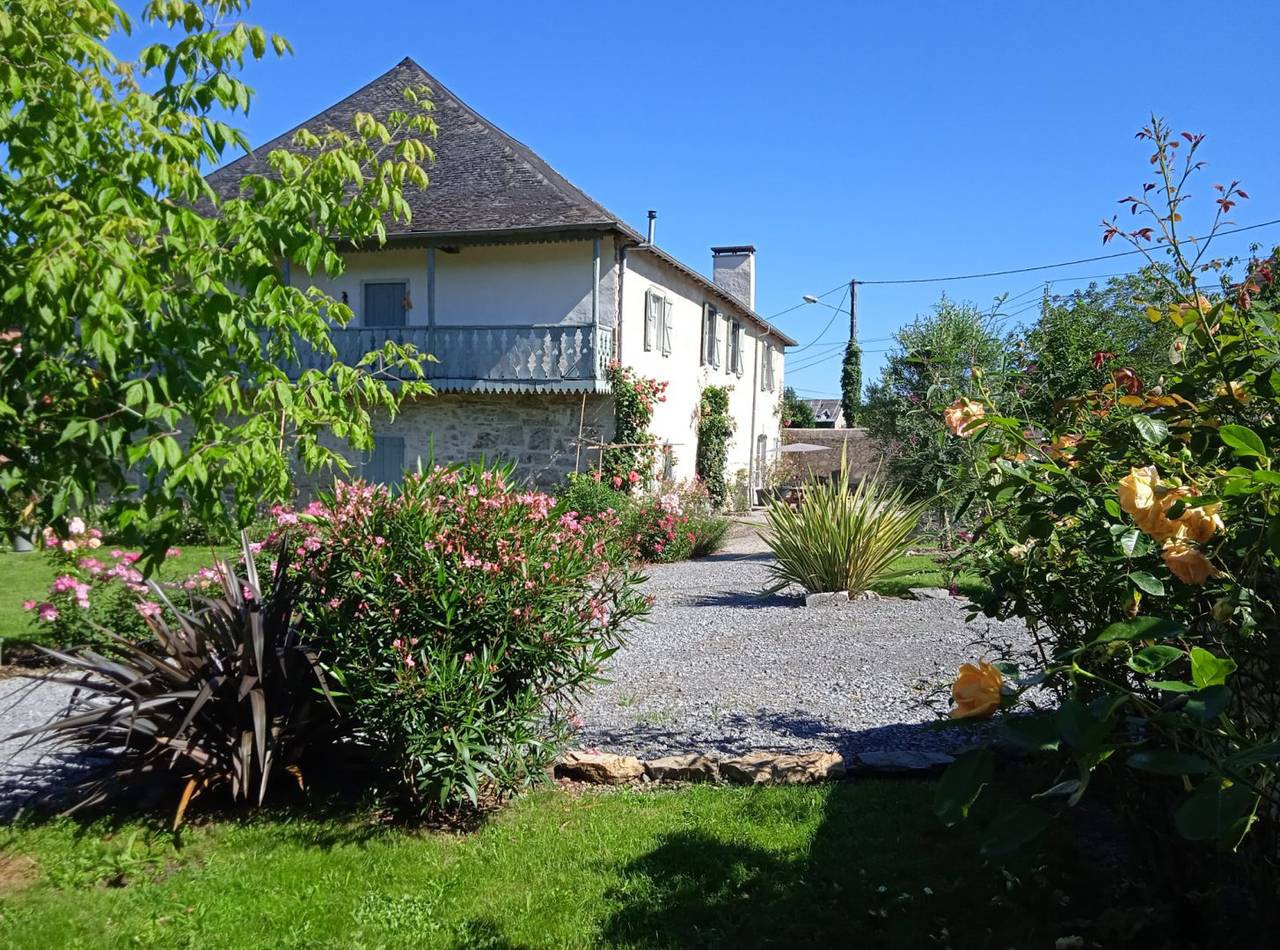 Gîte Aberou, aux portes de l'Ossau in Buziet, Béarn