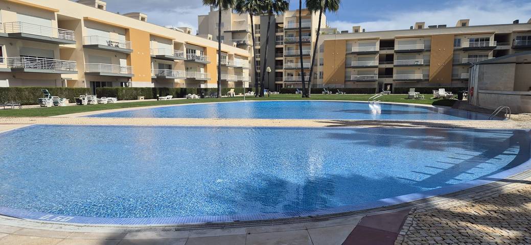 Casa de férias para 6 pessoas, com jardim e varanda em Quarteira