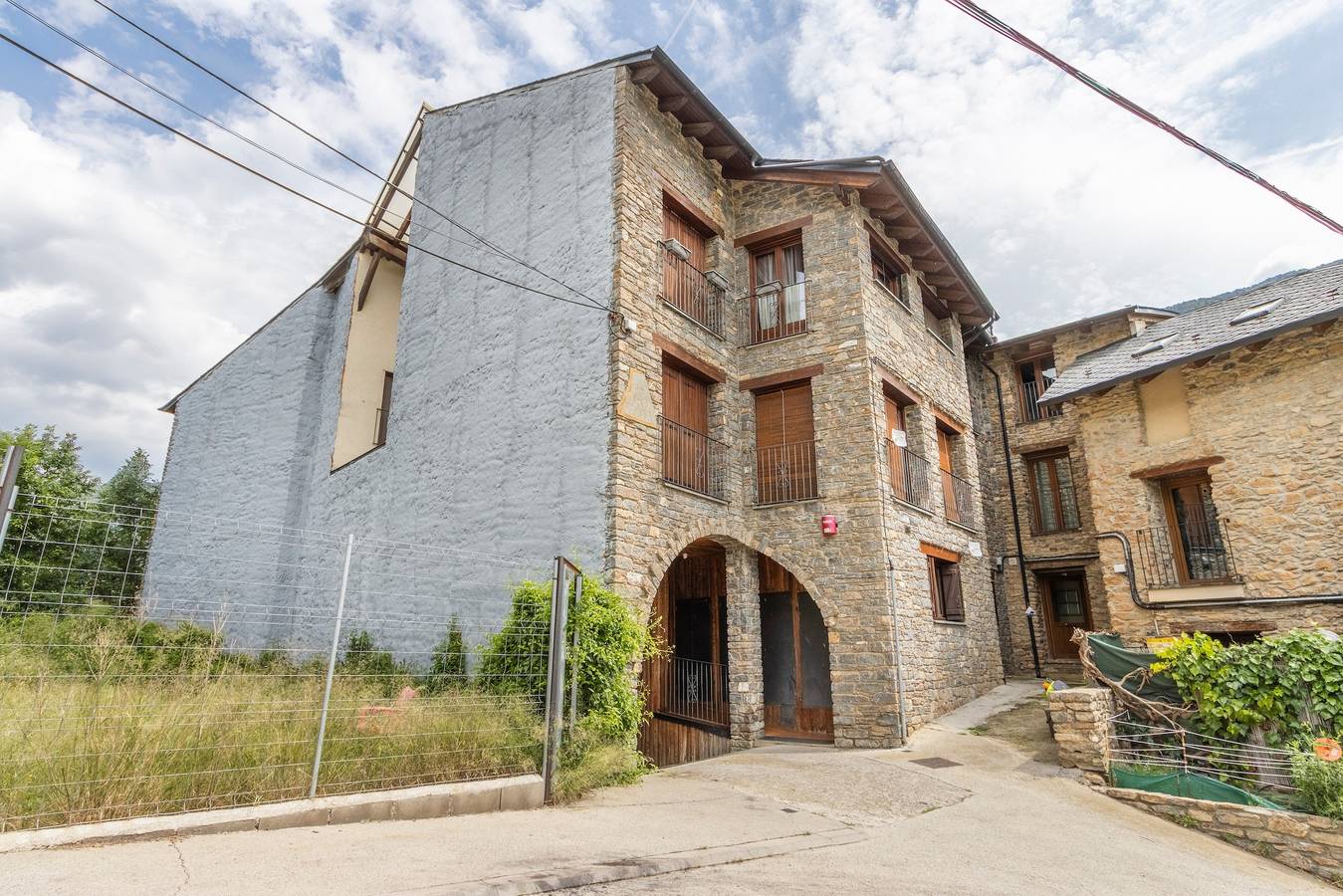 Geheel appartement, Appartement 'Cambuleta in La Bastida' met bergzicht, balkon en wifi in La Bastida de Sort, Sort